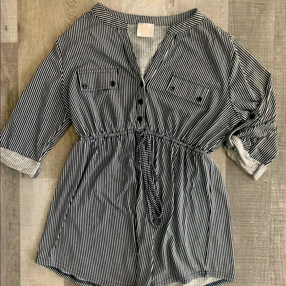 Small maternity blouses